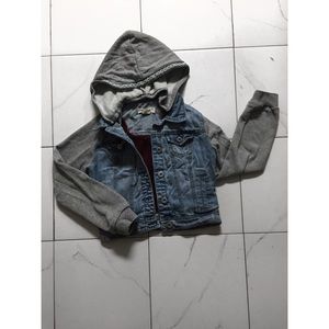 🍒 Bullhead Hooded Cropped Jean Jacket from Pacsun